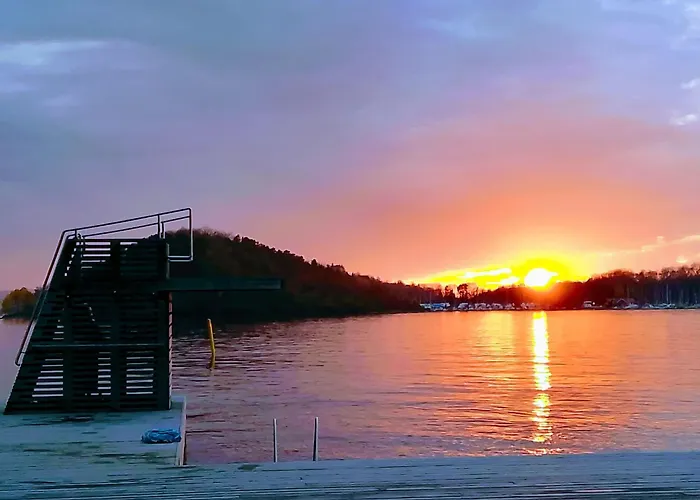 In Seaview By Station