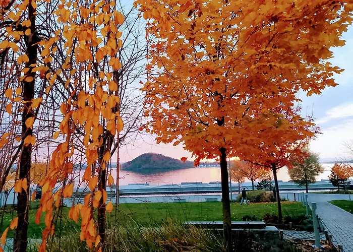 In Seaview By Station *