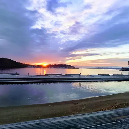 Bed & Breakfast Room In Apartment Seaview By Central Station Oslo *